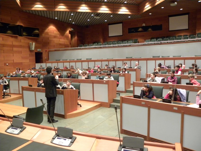 Visita in Assemblea Legislativa degli studenti della Scuola Morandi.