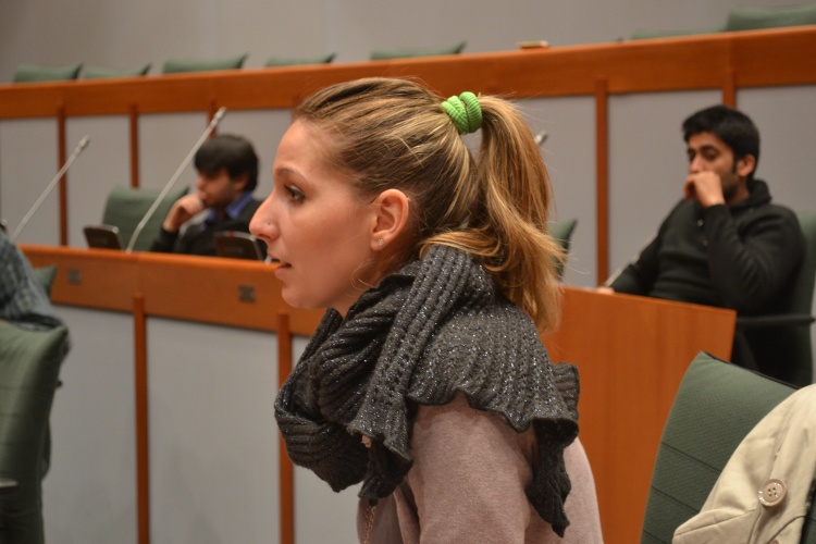 Il consigliere Maurizio Cevenini incontra i ragazzi dellIstituto Meucci di Carpi per parlare di federalismo