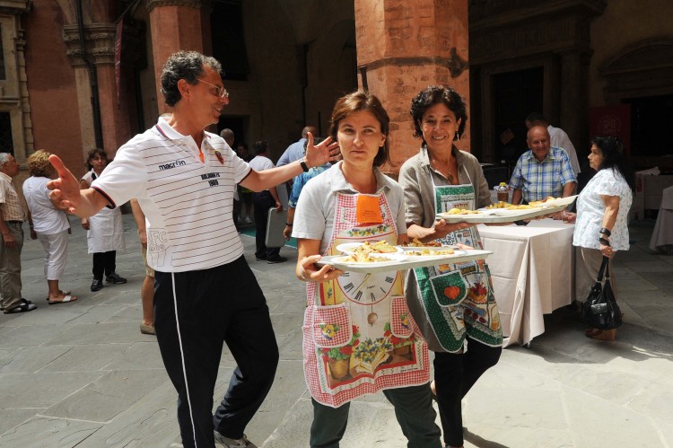 Pranzo di Ferragosto a Palazzo D'Accursio