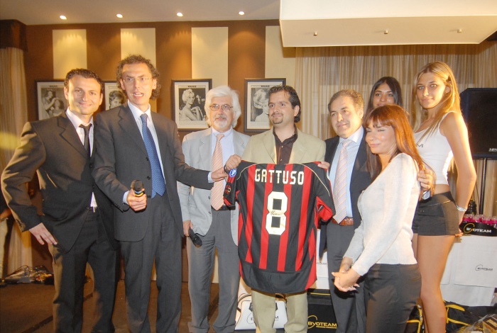 Quante lotteria avr fatto per la Fanep?
Ma la soddisfazione di battere la maglia di gattuso a 2500 euro rester unica... maggio 2007
