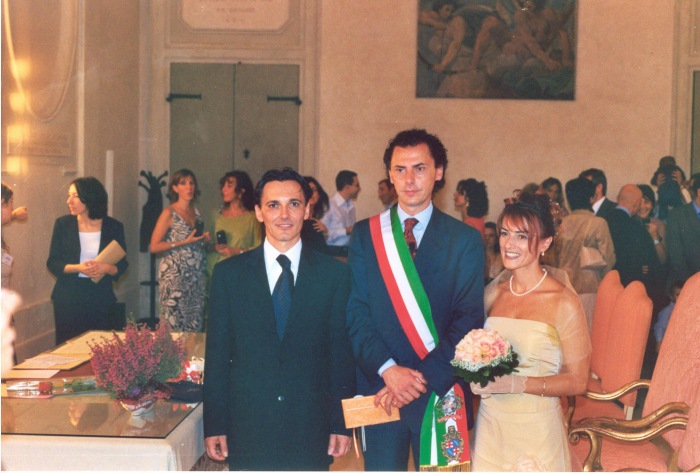 Egregio dott. Cevenini, siamo lieti al ritorno dal nostro viaggio di nozze di inviarLe la foto del nostro matrimonio da Lei celebrato il 7 settembre 2002;l'idea che ci eravamo fatti era che la giornata dovesse essere fin dalla cerimonia una 